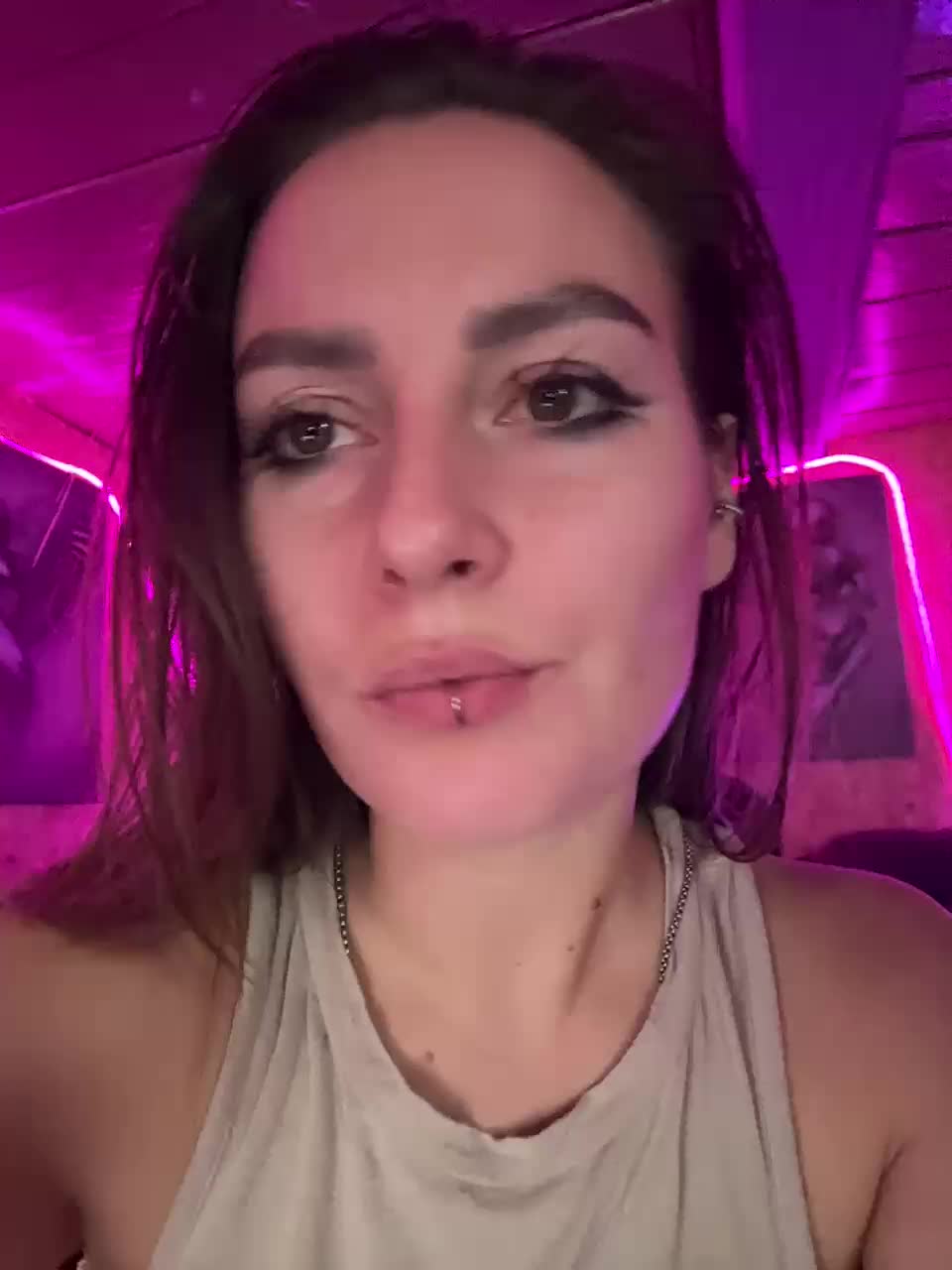 Mini-Molly69x Live Sex December 13, 2025