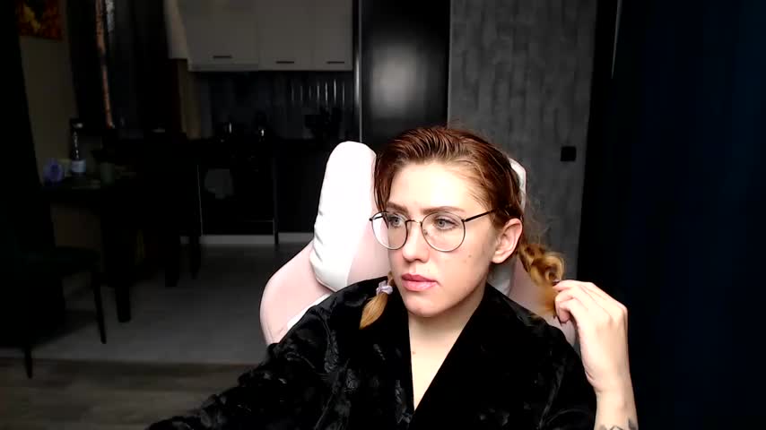 Reginasmilee Live Sex December 17, 2025