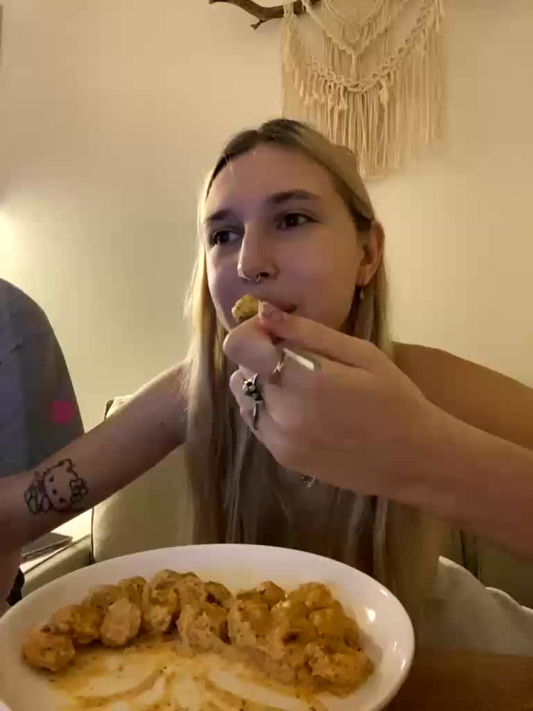 lina_wap Live Sex December 19, 2025