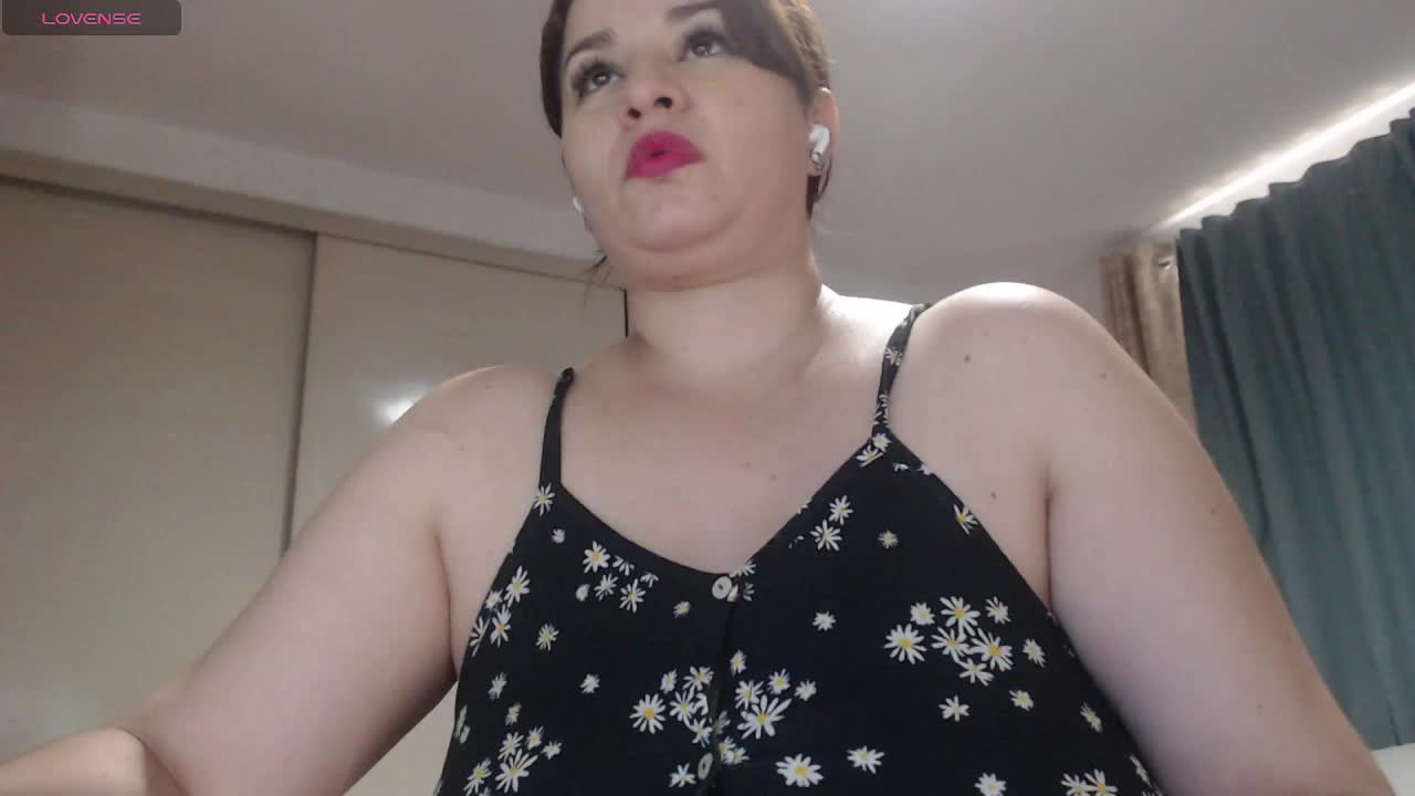 naturalmoommy Live Sex December 14, 2025