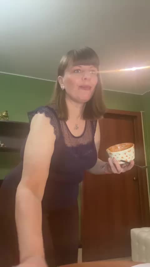 Veronika_Gold Live Sex December 13, 2025