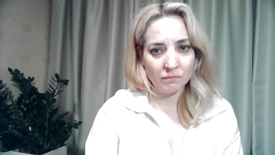 mariska-kiska Live Sex December 13, 2025