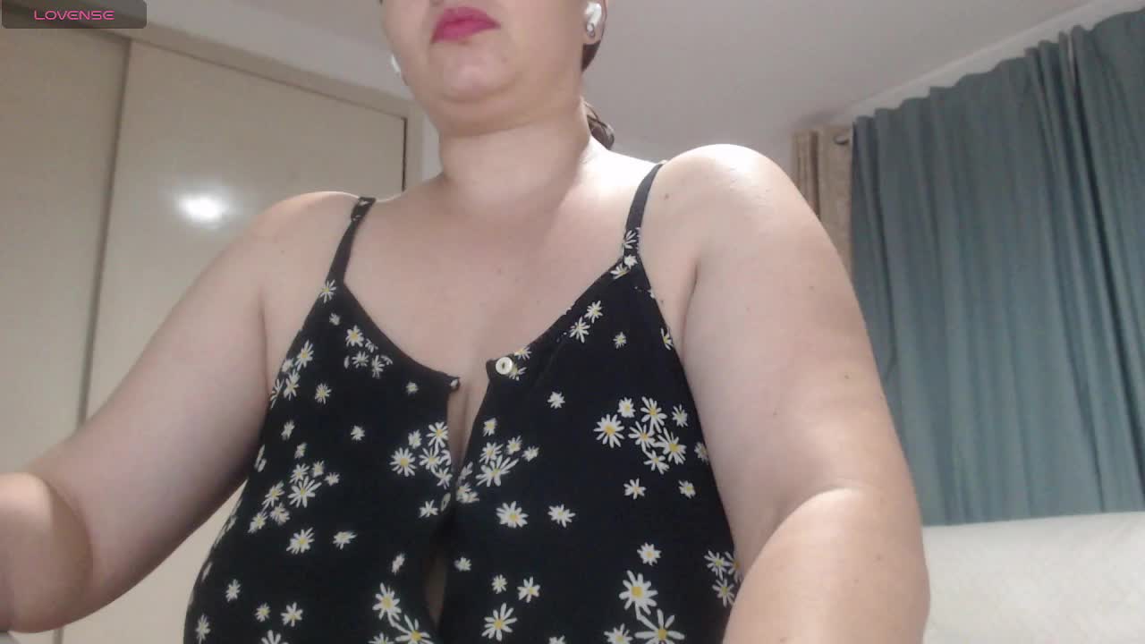 naturalmoommy Live Sex December 14, 2025