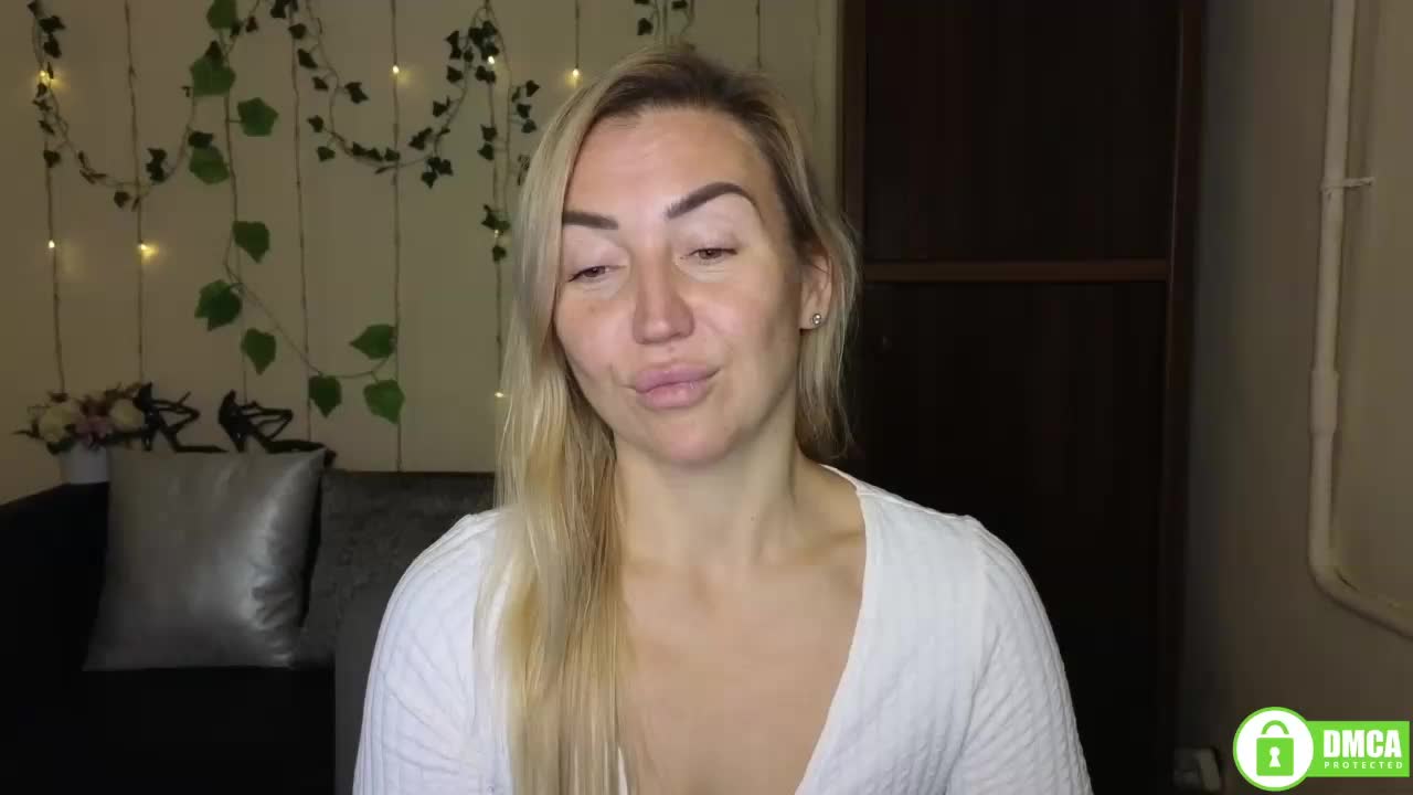 Jullyblondkiss Live Sex December 13, 2025