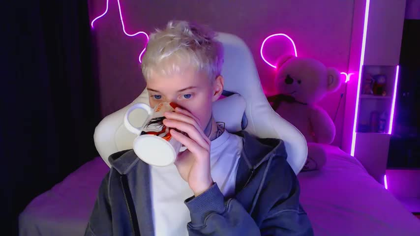 soulinacage_2025-11-16_03-39-56_952 Live Sex November 16, 2025