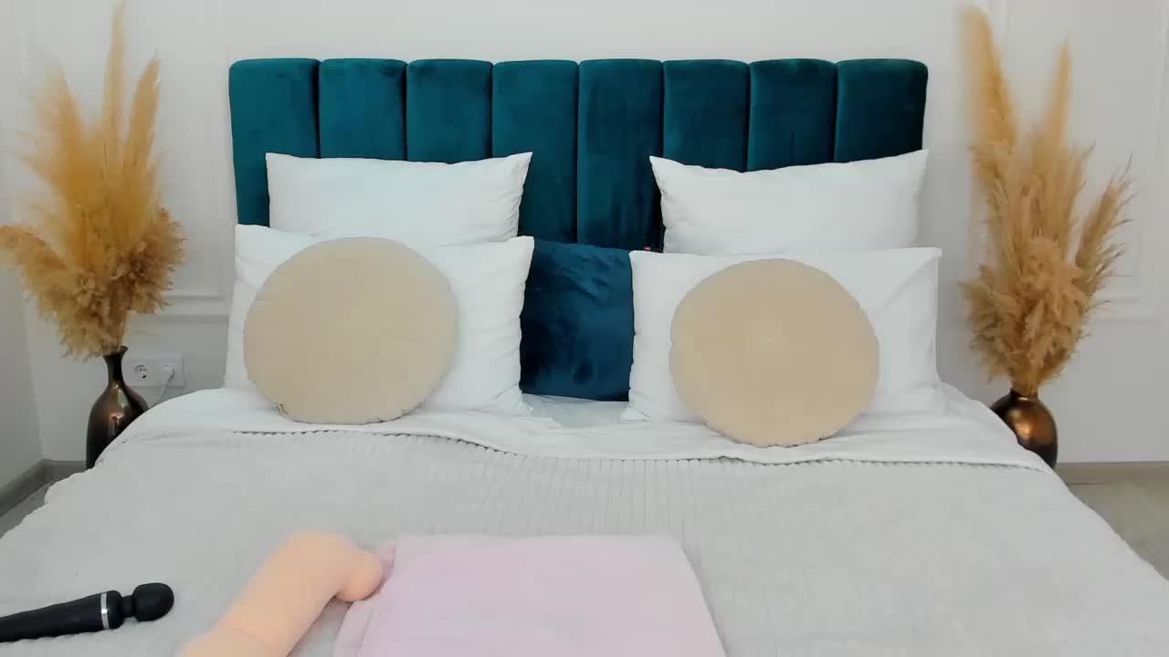 AndreaButt Live Sex December 15, 2025