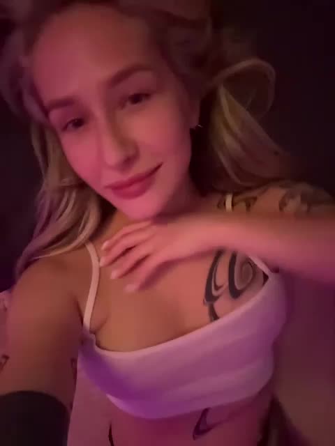 QueenKing Live Sex December 14, 2025