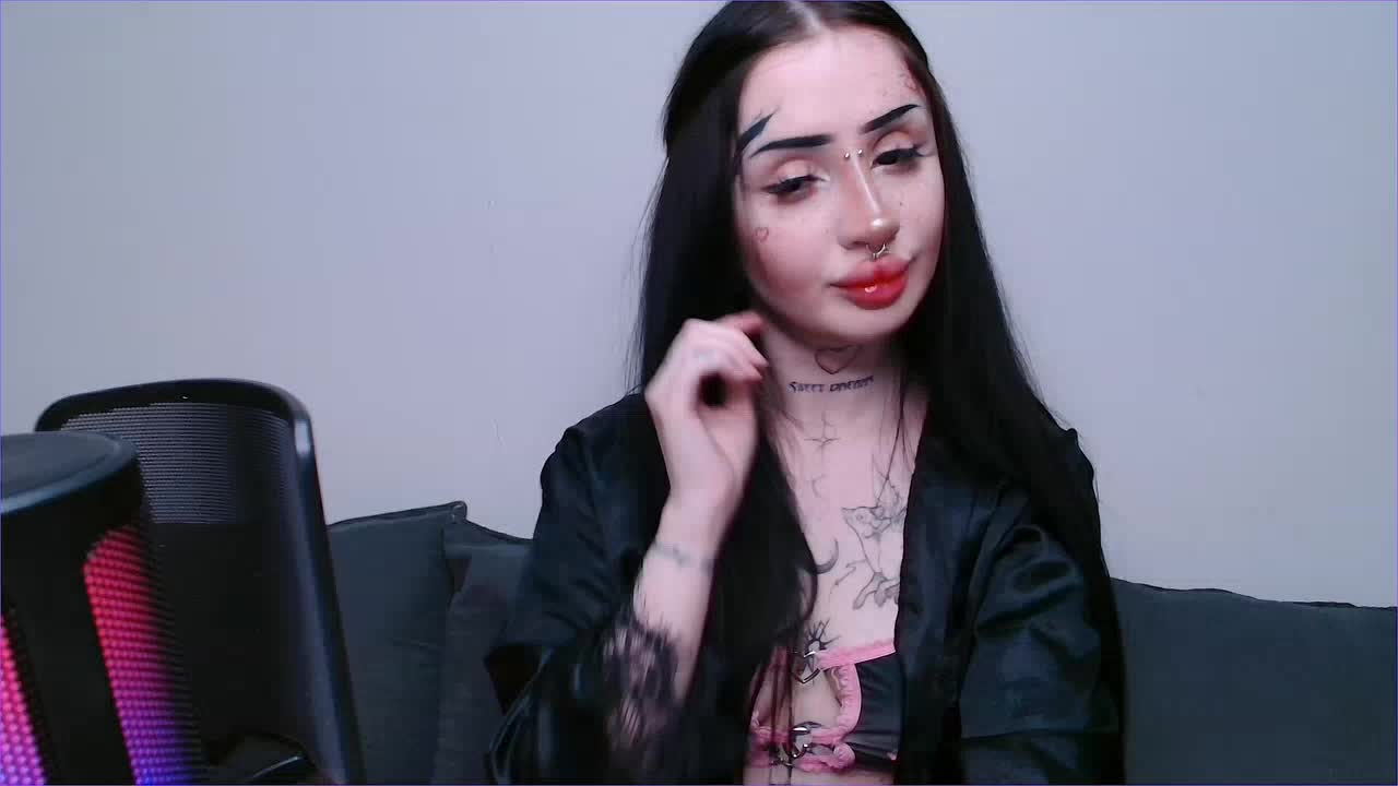 lisa-tatt Live Sex November 15, 2025