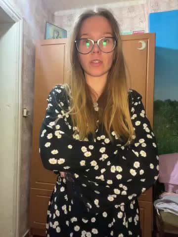 Milana22a Live Sex November 17, 2025