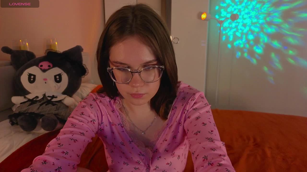 MiaLuw Live Sex November 17, 2025