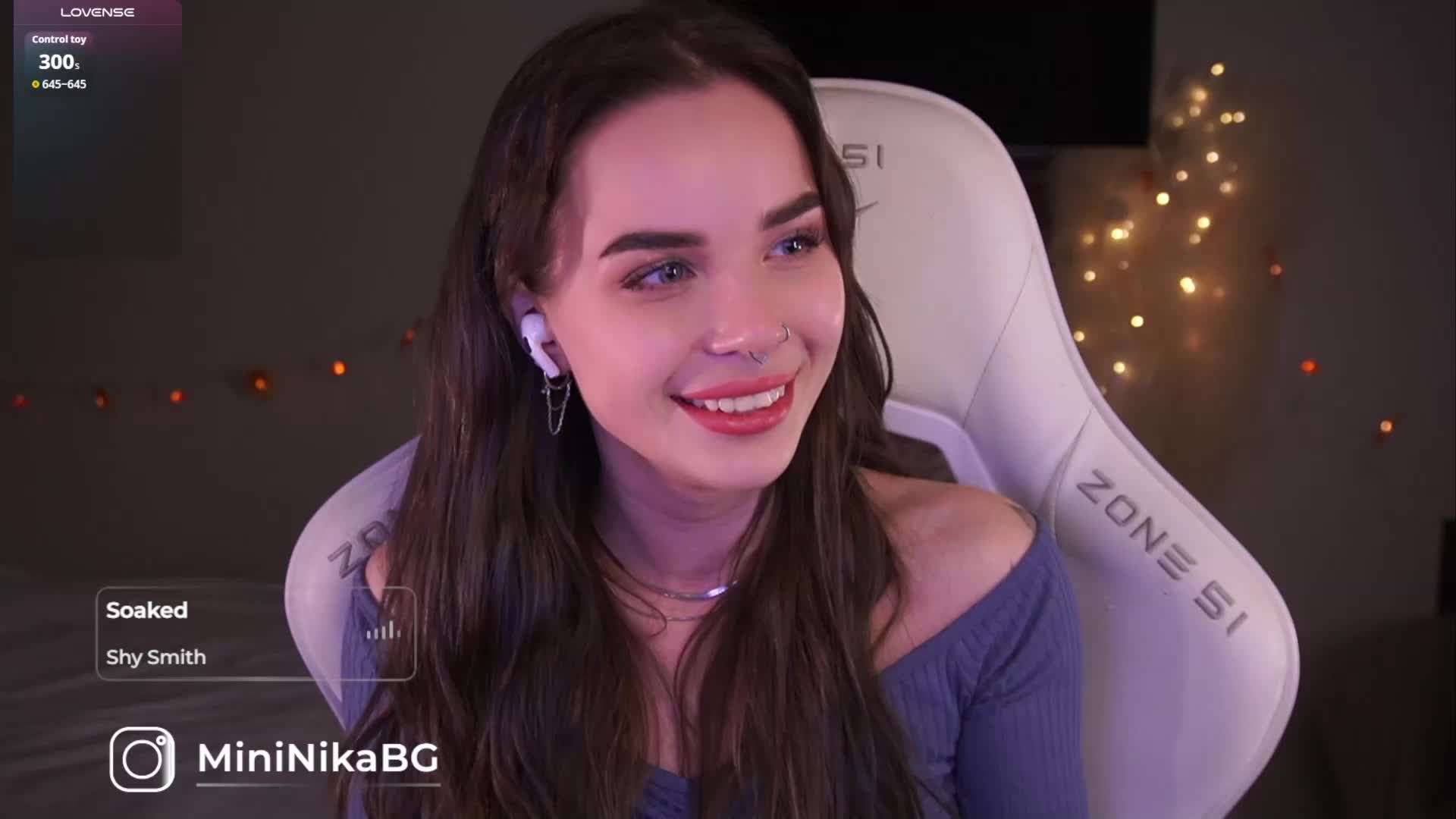 MiniNika Live Sex December 13, 2025