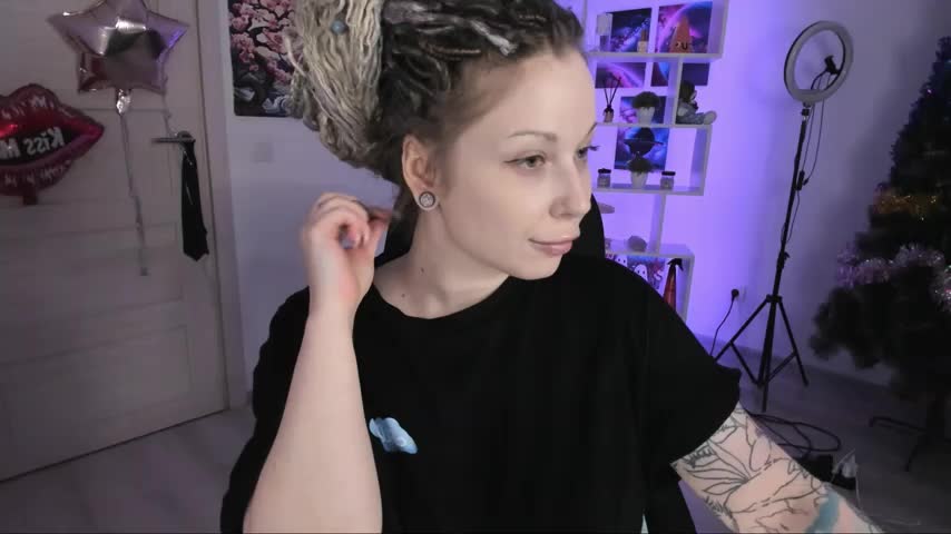 HoneySallyMoore Live Sex November 16, 2025