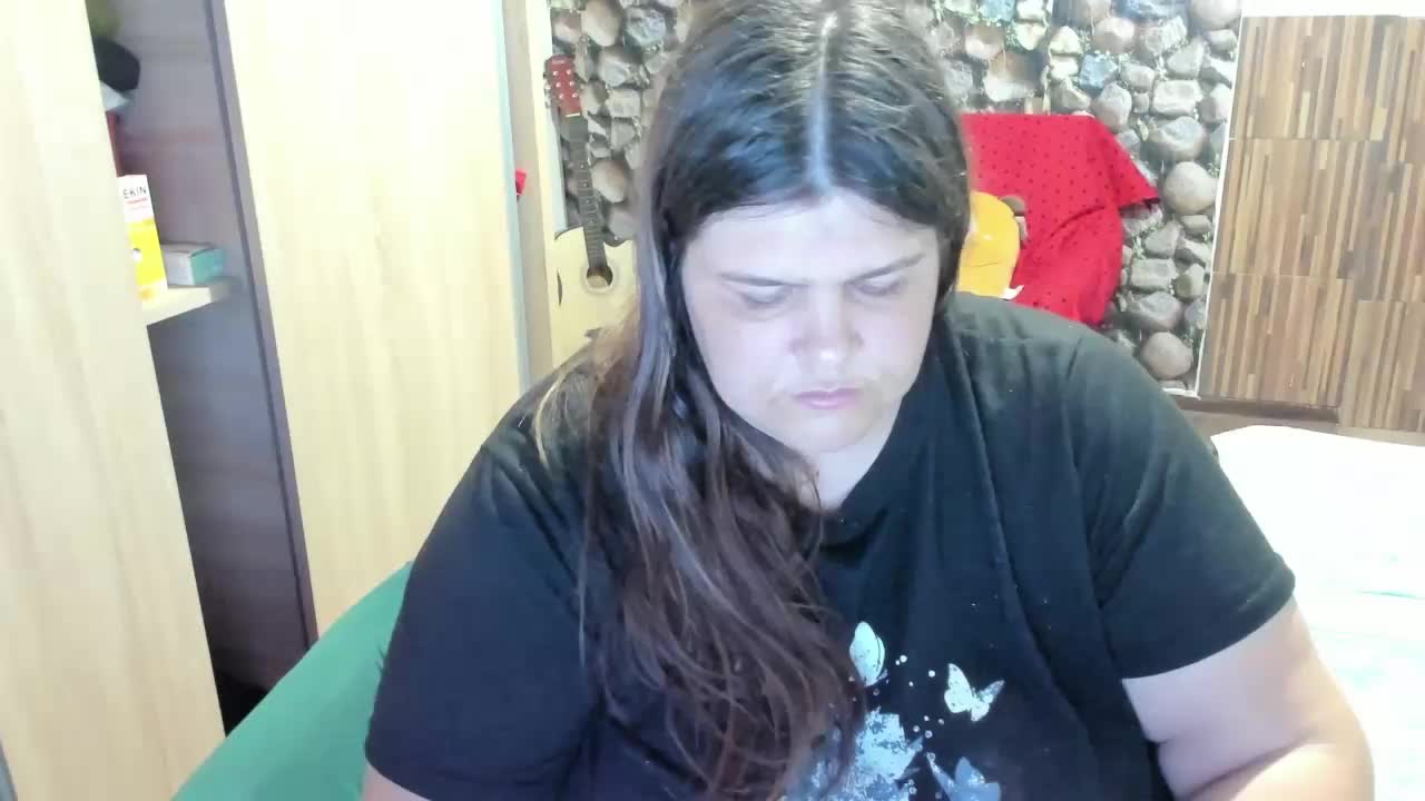 Ionysexylips69 Live Sex December 15, 2025