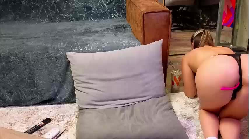 misss_viki Live Sex December 12, 2025