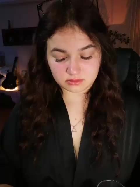 JuliaHesperaks Live Sex December 13, 2025