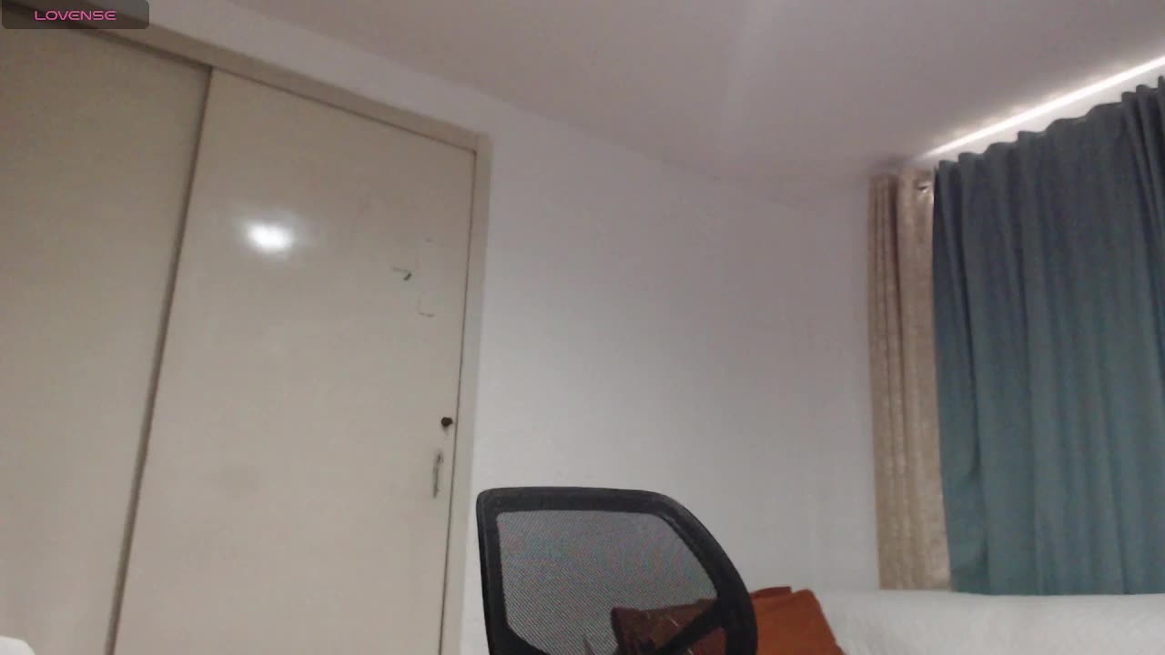 naturalmoommy Live Sex December 14, 2025