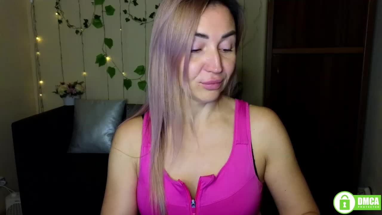 Jullyblondkiss Live Sex December 13, 2025