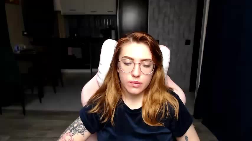Reginasmilee Live Sex December 17, 2025