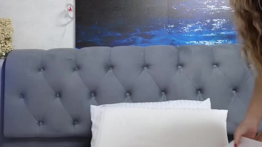 Strip-Lady Live Sex December 13, 2025