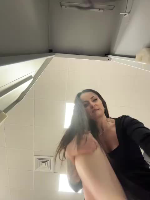 _FuckMeNow_ Live Sex November 18, 2025