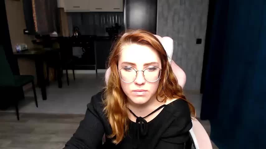 Reginasmilee Live Sex December 17, 2025