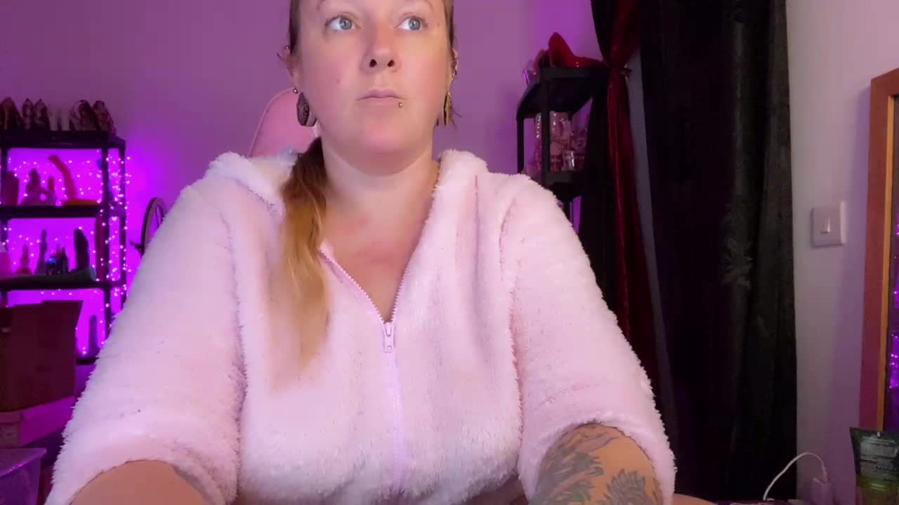 NylonQueen Live Sex December 13, 2025