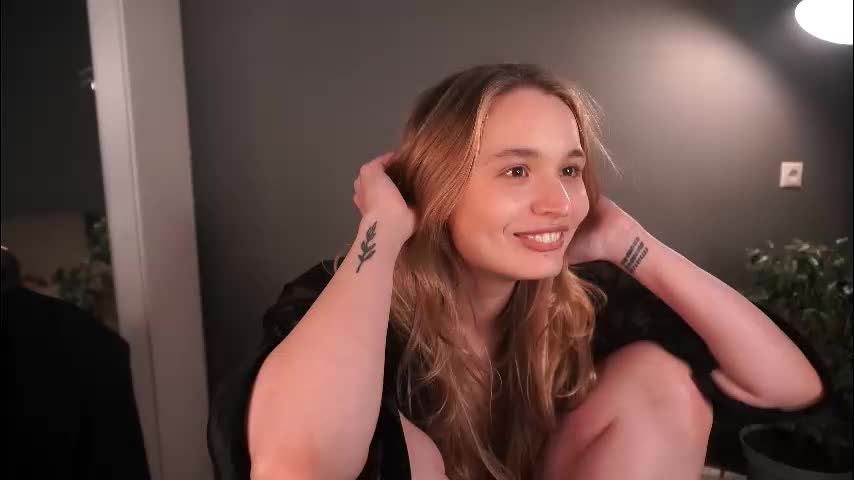 lisa_schiele Live Sex November 18, 2025