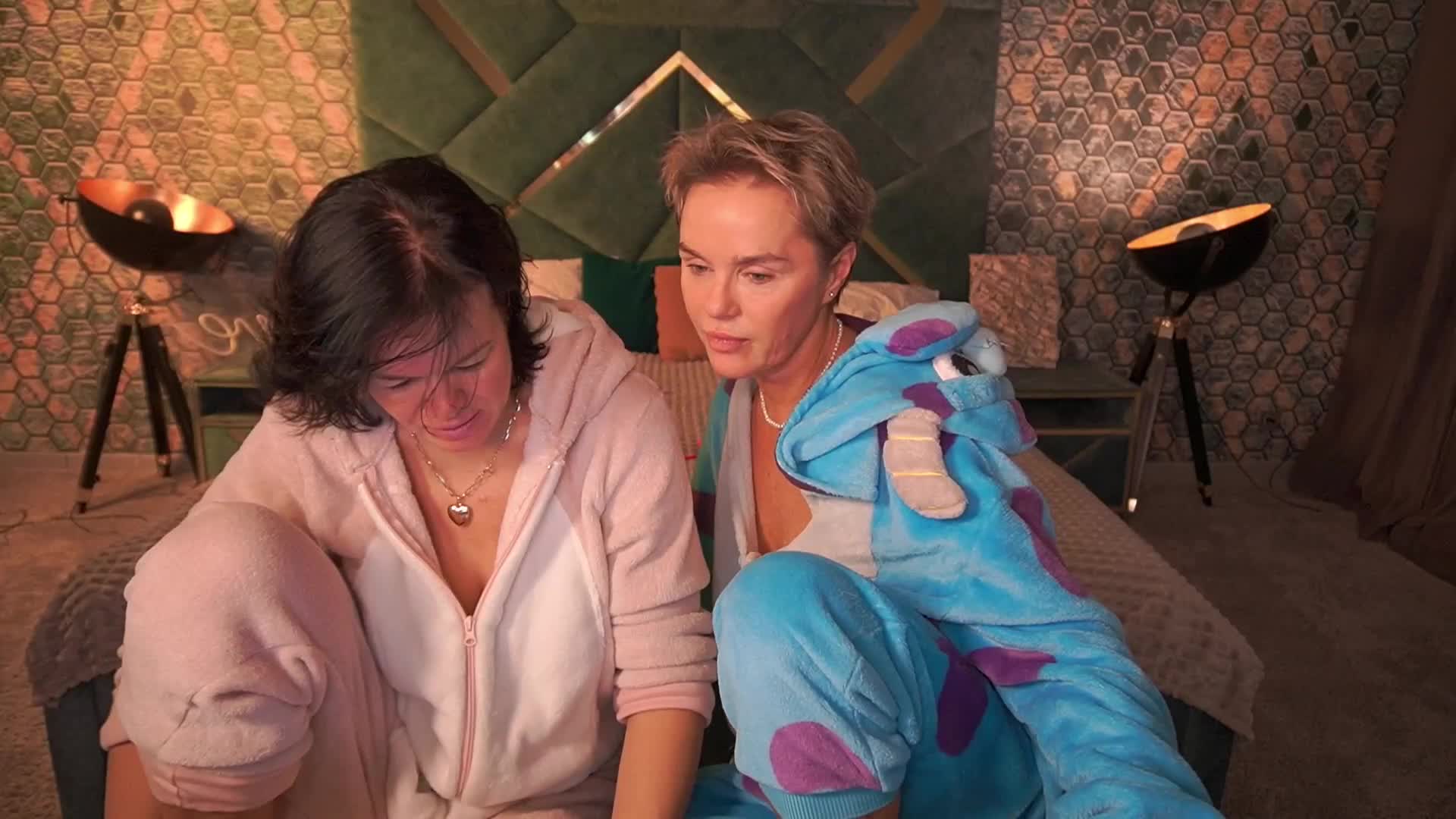 PleasureWeCouple Live Sex December 18, 2025