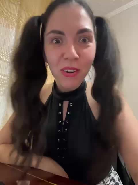 Vika19981 Live Sex December 14, 2025