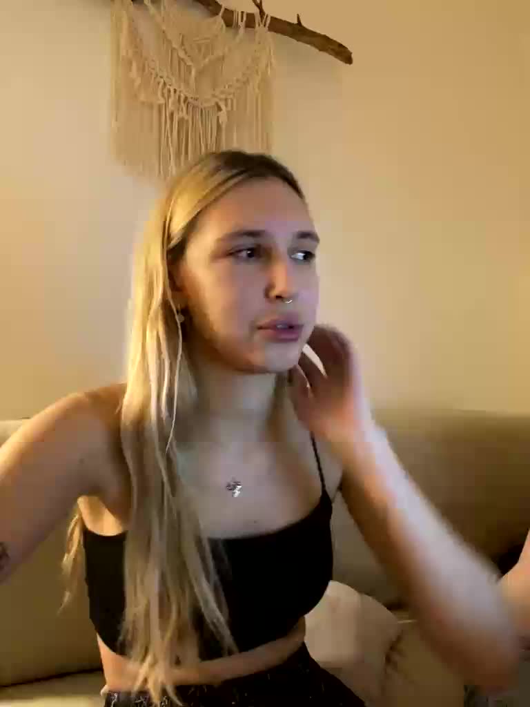 lina_wap Live Sex December 19, 2025