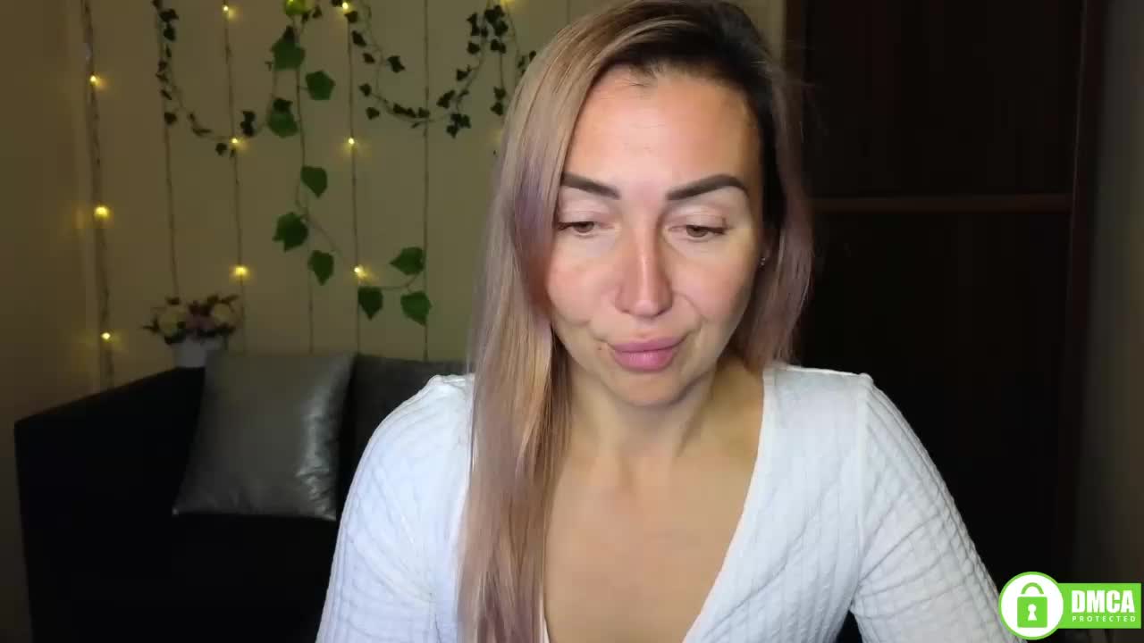 Jullyblondkiss Live Sex December 13, 2025