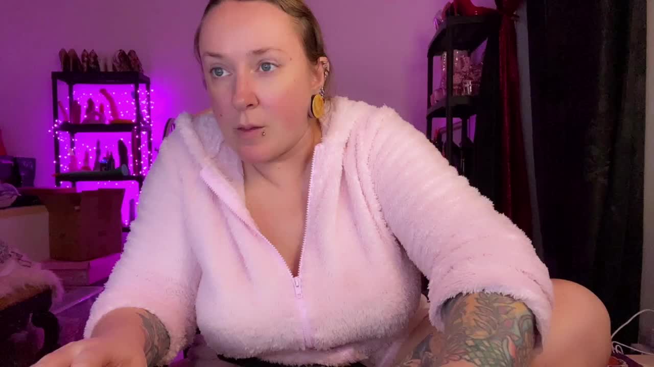 NylonQueen Live Sex December 13, 2025