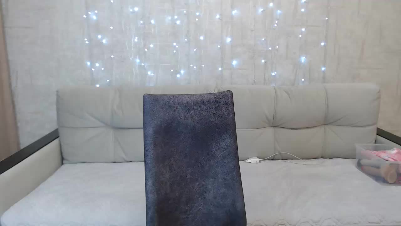 JenniferTheChic Live Sex December 17, 2025