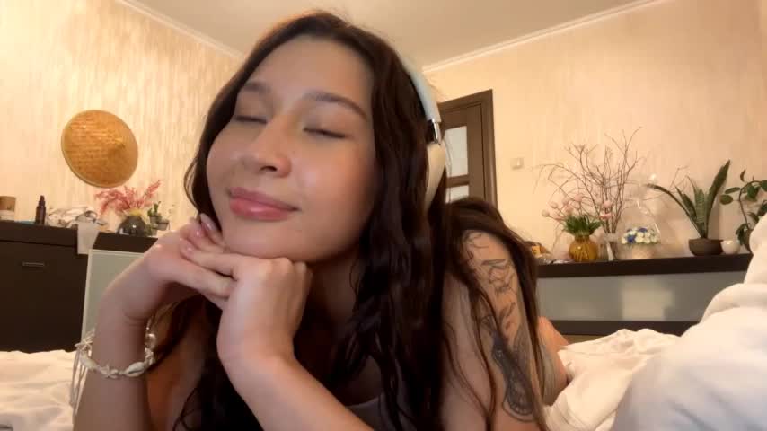 LakishaYanish Live Sex 2025.11.19