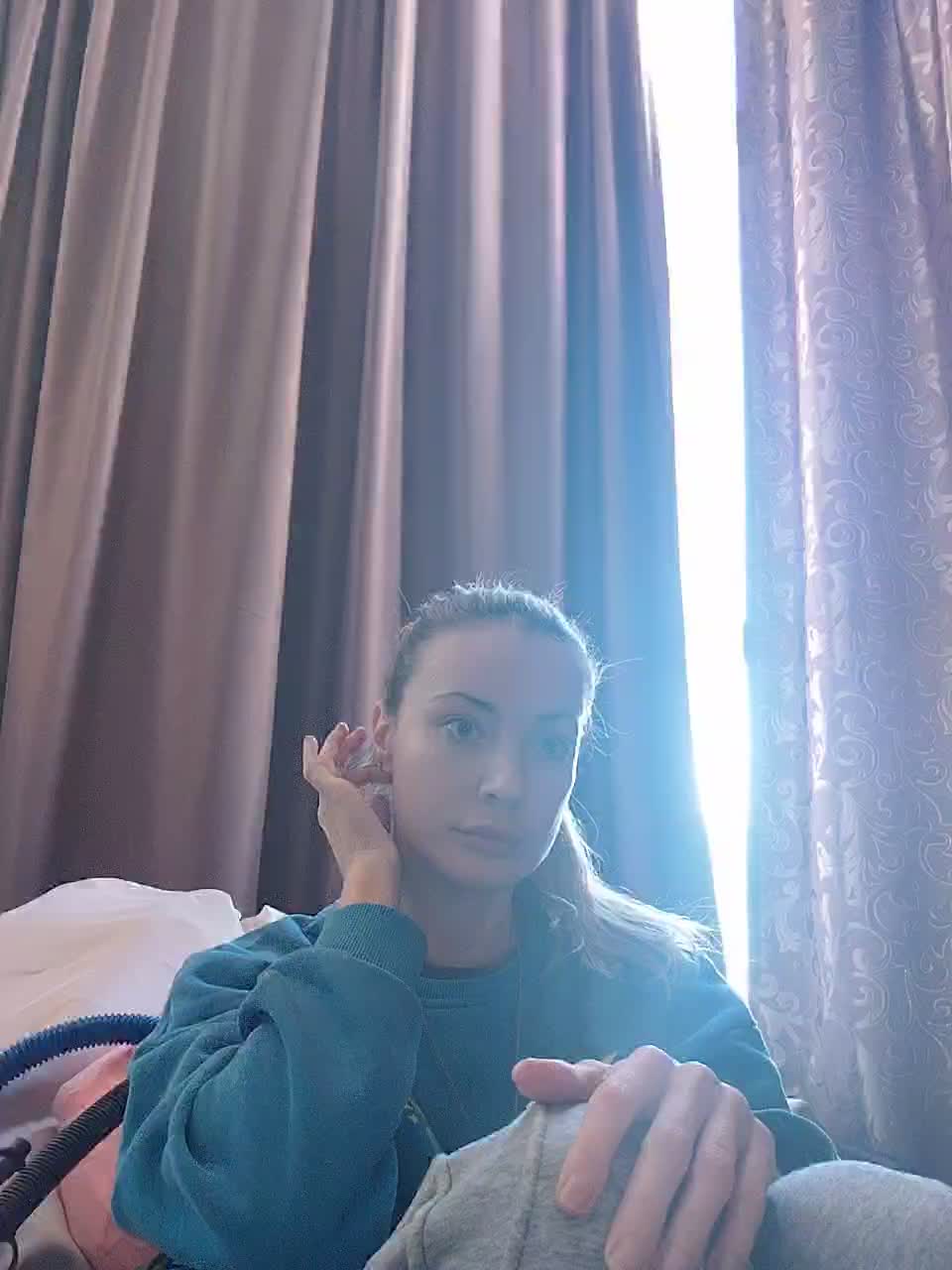 Lola3000 Live Sex December 13, 2025