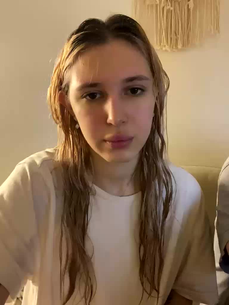 lina_wap Live Sex December 19, 2025