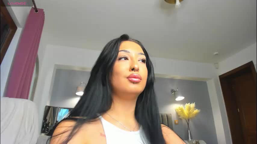 awesome_jolie Live Sex November 18, 2025