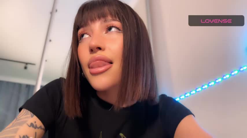 ellie_miu Live Sex November 20, 2025