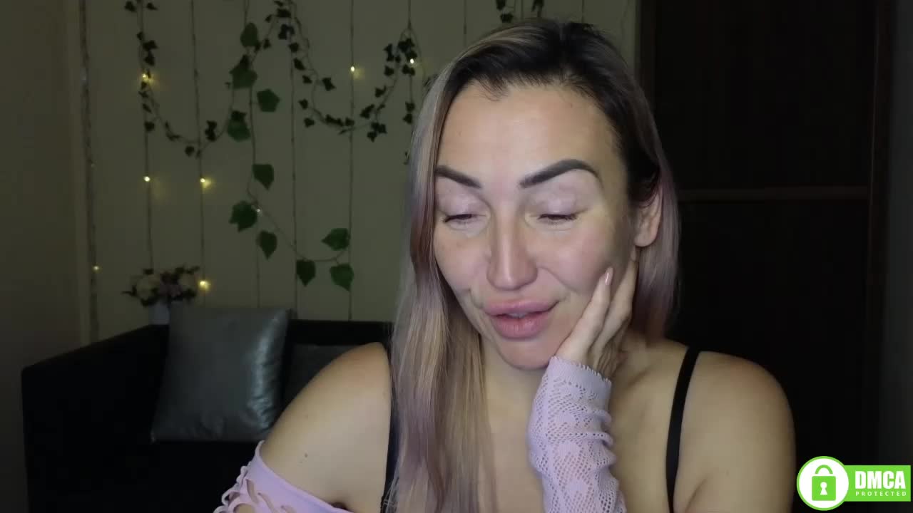 Jullyblondkiss Live Sex December 13, 2025