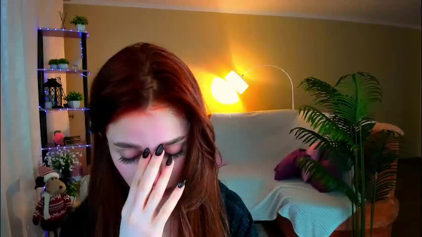 christinaconteeree Live Sex December 13, 2025