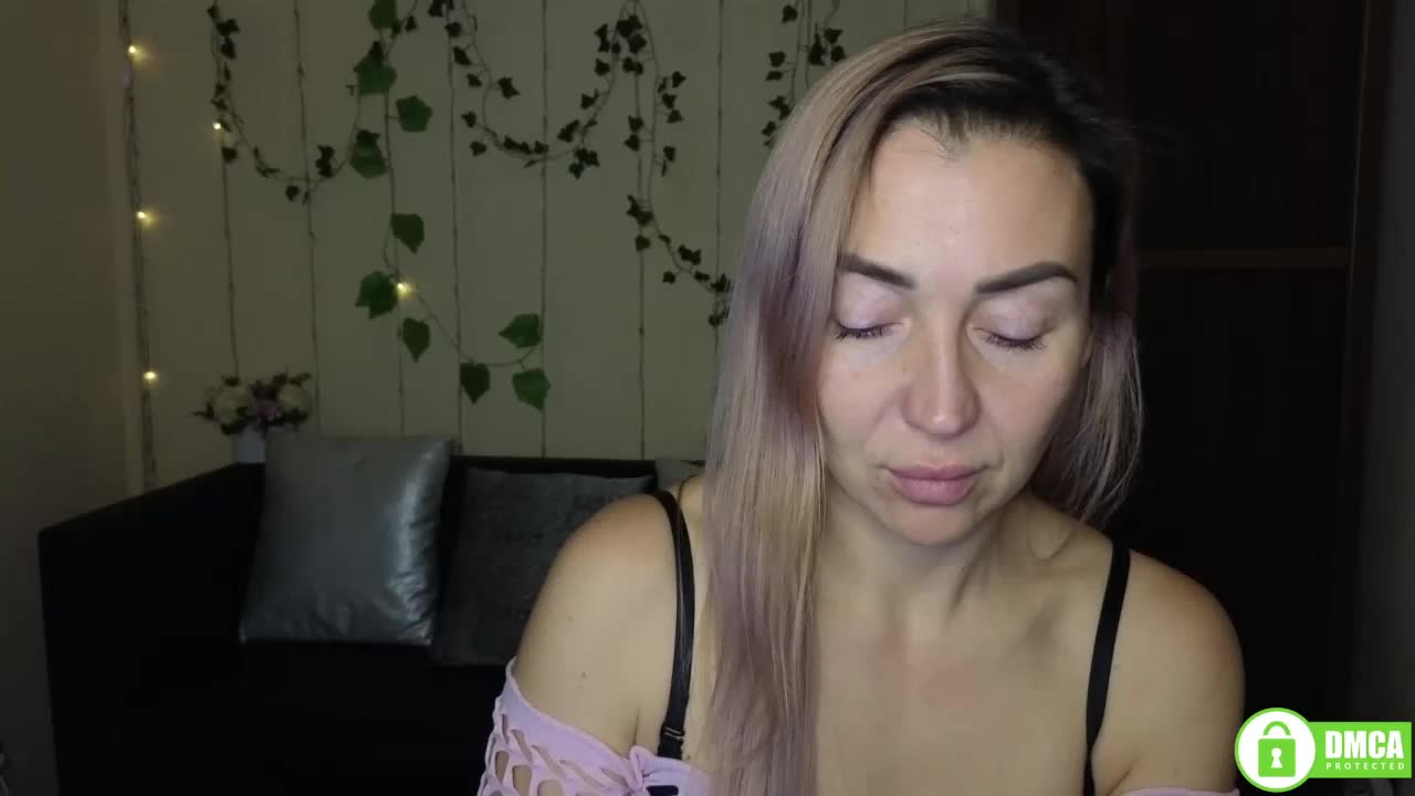 Jullyblondkiss Live Sex December 13, 2025