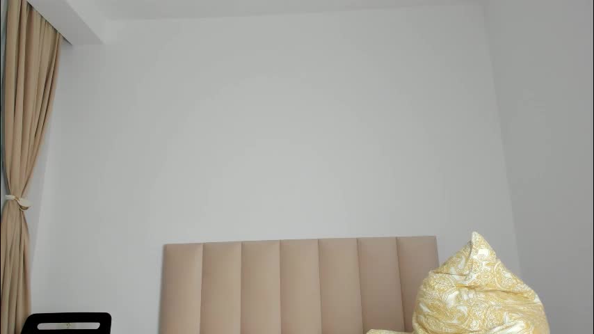 saradiamond01 Live Sex 2025.11.21