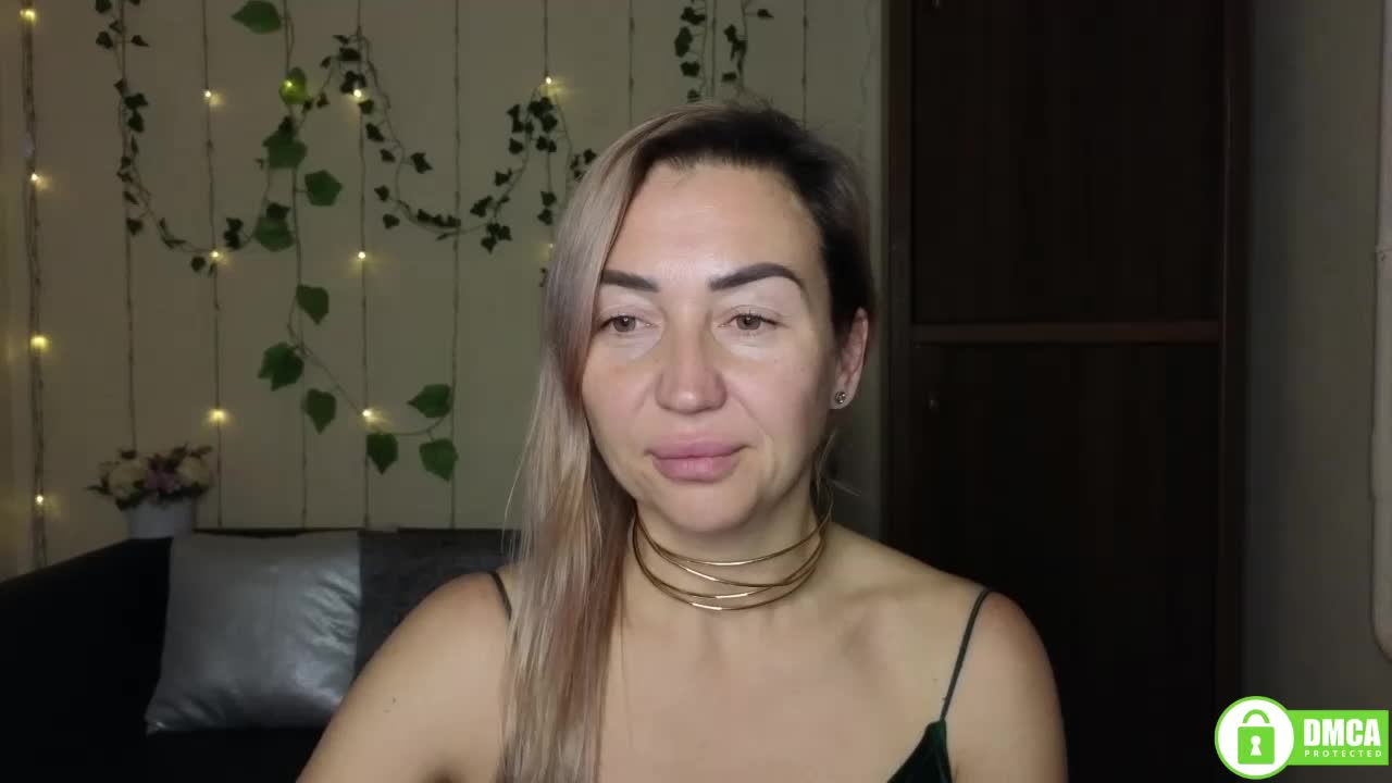 Jullyblondkiss Live Sex December 13, 2025