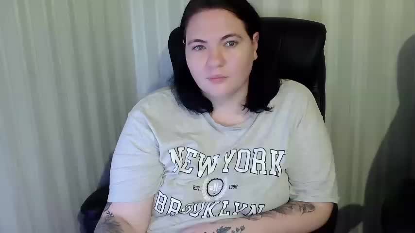 XLisaBlueX Live Sex December 13, 2025