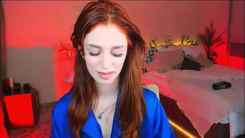 christinaconteeree Live Sex December 13, 2025