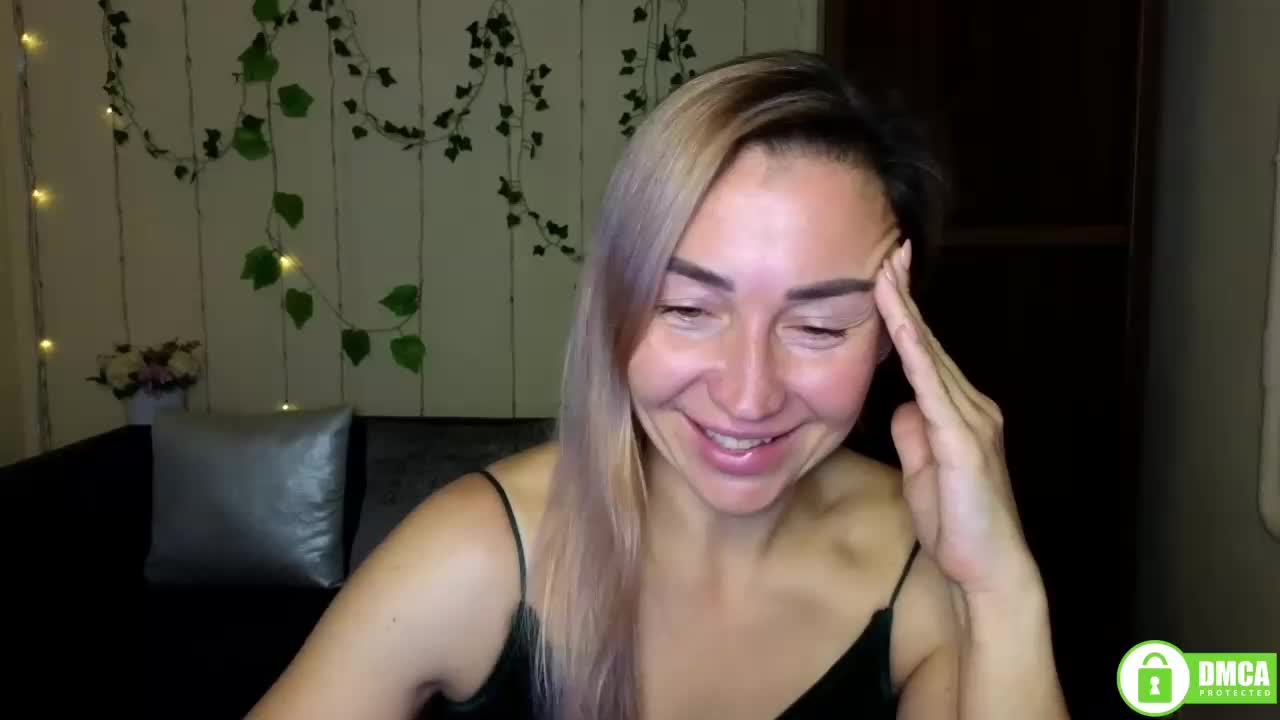 Jullyblondkiss Live Sex December 13, 2025