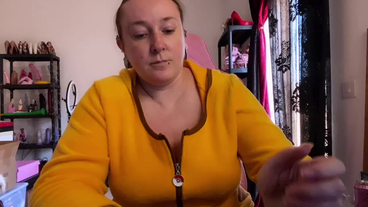 NylonQueen Live Sex December 13, 2025