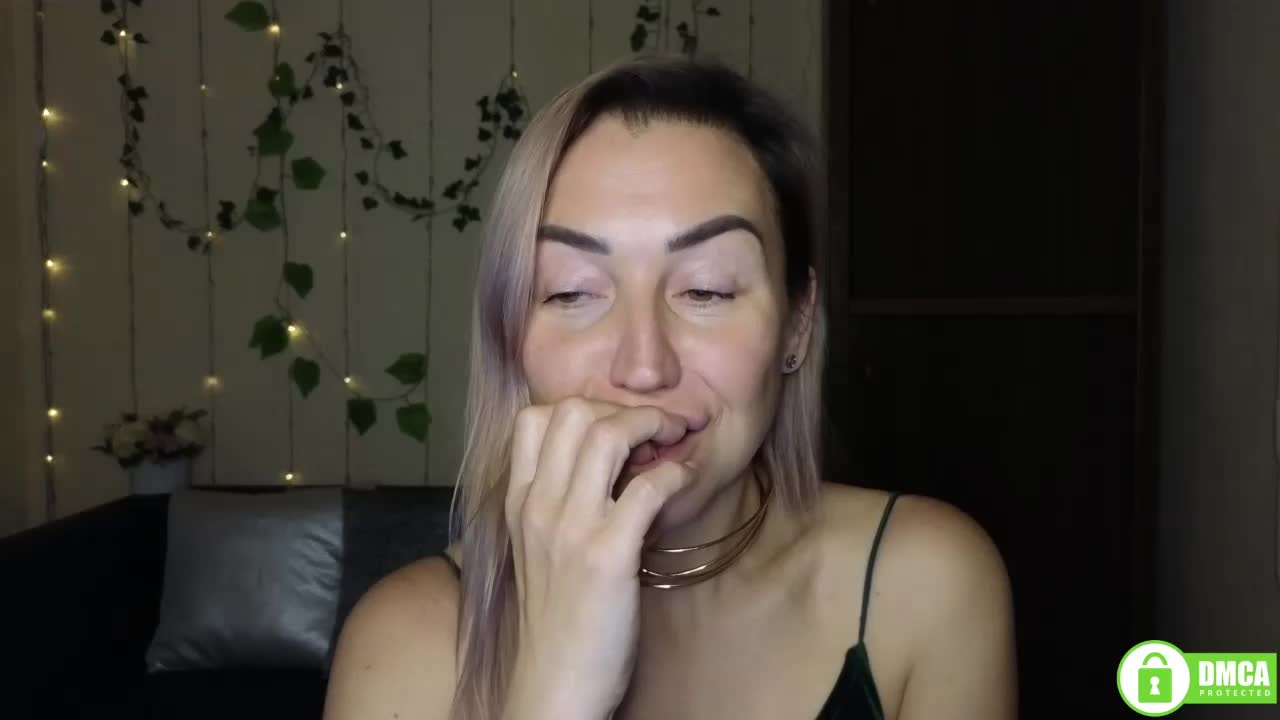 Jullyblondkiss Live Sex December 13, 2025