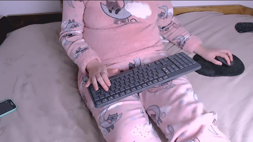ChubbyMaia Live Sex December 13, 2025
