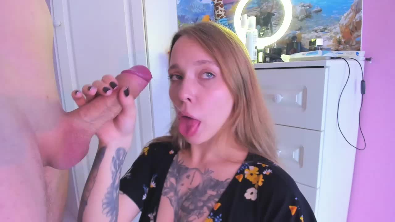 couple-tats Live Sex December 14, 2025